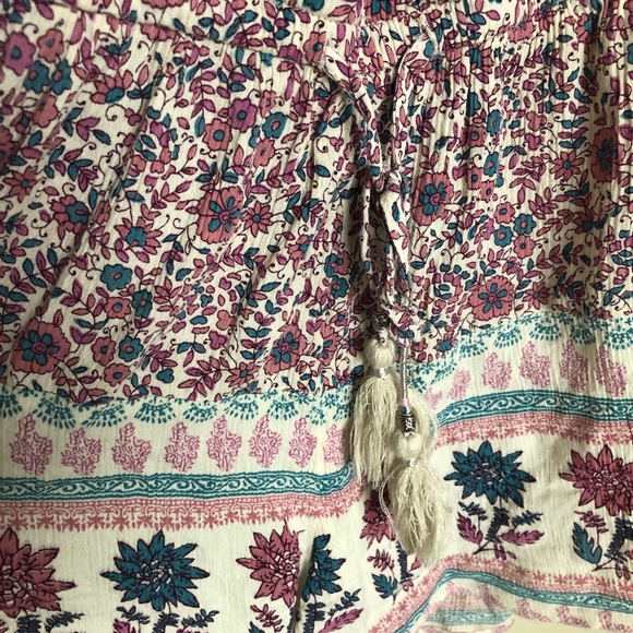 Pink Floral V-Neck Romper, S || American Eagle - Picture 4 of 6